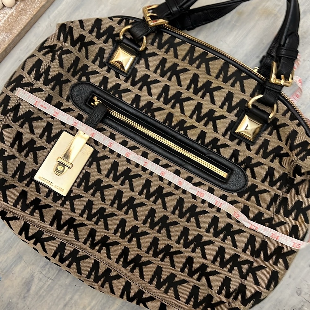Michael Kors purse - Picture 8 of 10
